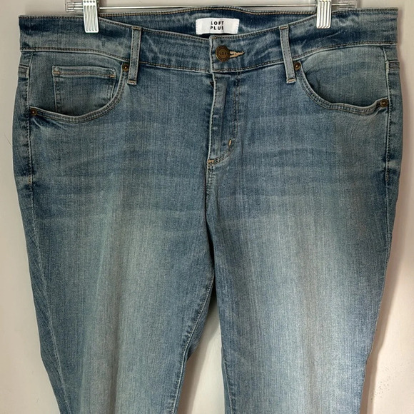 LOFT Plus Lace up Cuff Skinny Crop Jeans light wash  Size 16 - Picture 5 of 12